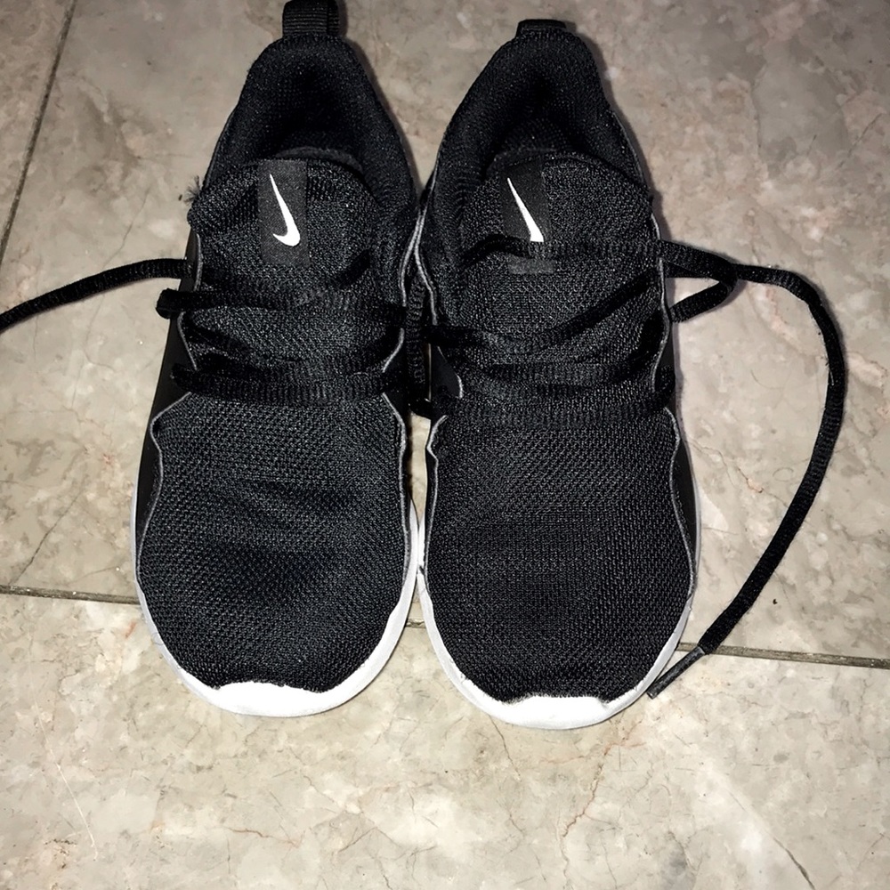 NIKE Black and white snickers